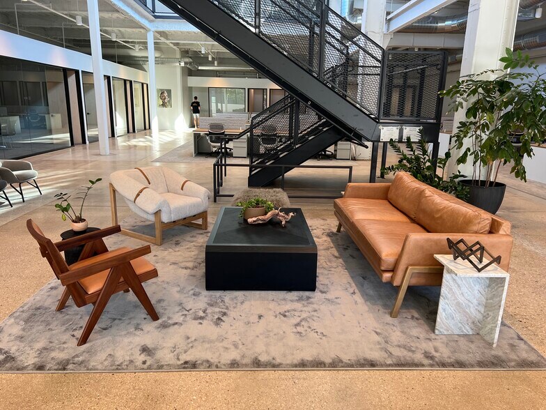 More Photos Of 1315 N North Branch St, Chicago Office For Lease