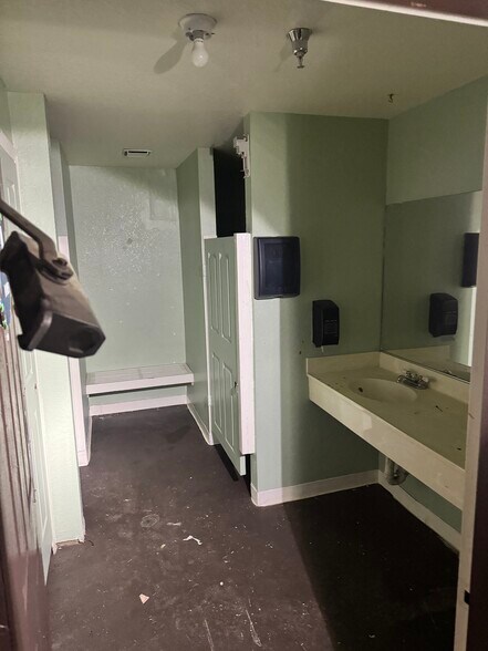 More Photos Of 17537 Montezuma St, Adelanto Lodge Meeting Hall For Sale