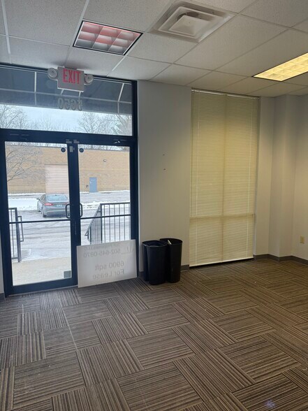More Photos Of 5650 Bardstown Rd, Louisville Office For Lease
