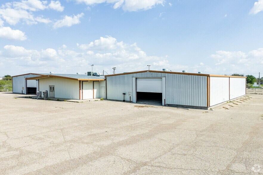 More Photos Of 605 E Yukon Rd, Odessa Warehouse For Lease