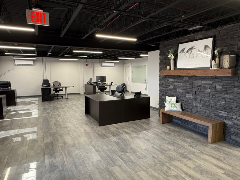 More Photos Of 6055 Airline Rd, Arlington Warehouse For Sale