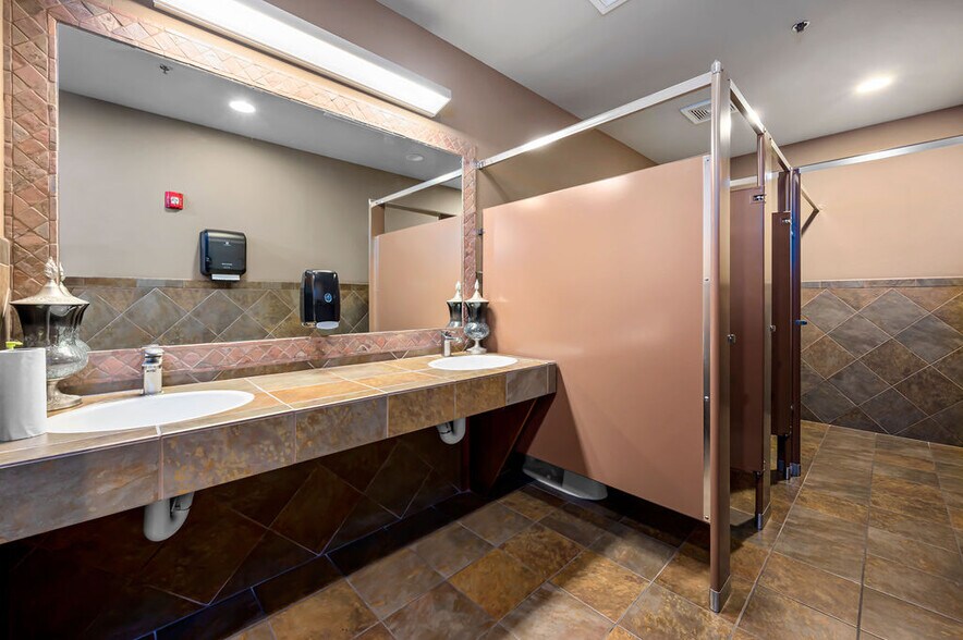 More Photos Of 2474 Patterson Rd, Grand Junction Office For Sale