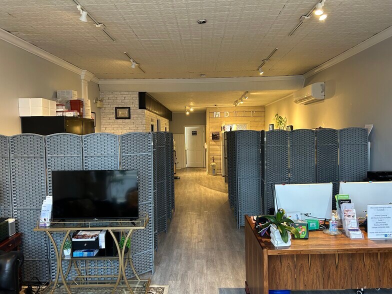 More Photos Of 11-15 Lexington Ave, Gloucester Storefront Retail Office For Lease
