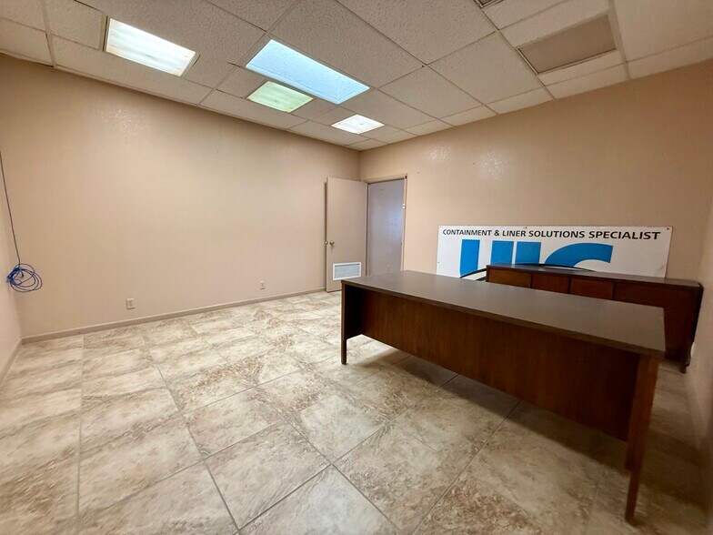 More Photos Of 2105 Maurice Rd, Odessa Warehouse For Sale