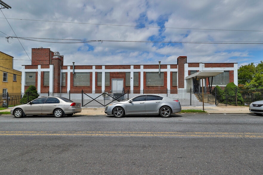 More Photos Of 801 W Greenleaf St, Allentown Warehouse For Lease