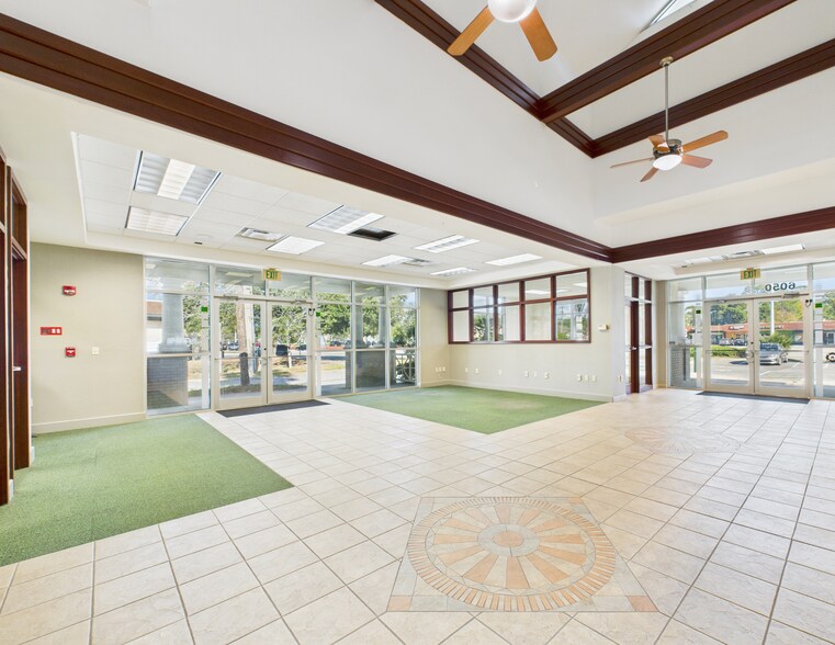 More Photos Of 6050 St Augustine Rd, Jacksonville Freestanding For Sale