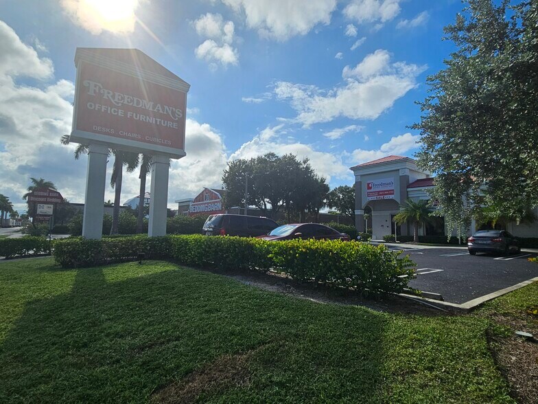 More Photos Of 2055 Palm Beach Lakes Blvd, West Palm Beach Storefront For Lease