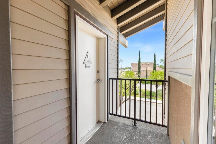 More Photos Of 437 N Riverside Ave, Rialto Loft Creative Space For Sale