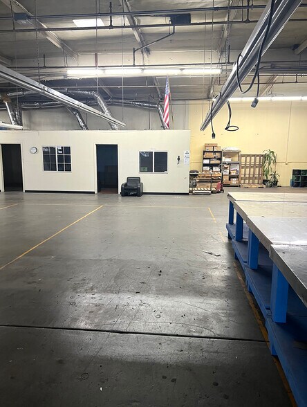 More Photos Of 3660 S Hill St, Los Angeles Manufacturing For Lease