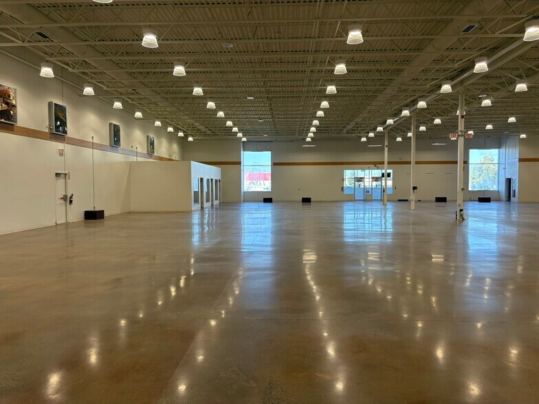 More Photos Of 2747 Chamberland St, Clarence-Rockland Freestanding For Sale