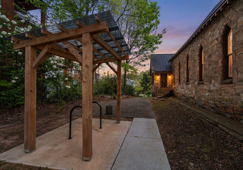 More Photos Of 208 St Marys St, Raleigh Loft Creative Space For Sale