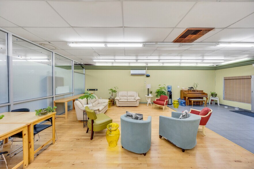 More Photos Of 118 Live Oak Ave, Arcadia Storefront For Sale