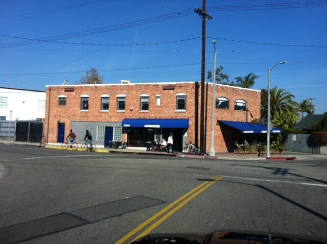 More Photos Of 826 Hampton Dr, Venice Office For Lease