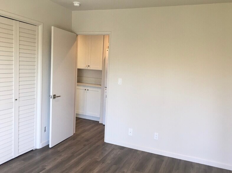 More Photos Of 1015 3rd St, Santa Monica Apartments For Sale