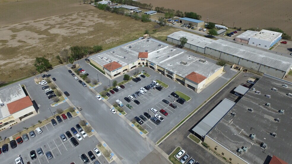 More Photos Of 4101-4179 Crosspoint Blvd, Edinburg Medical For Sale