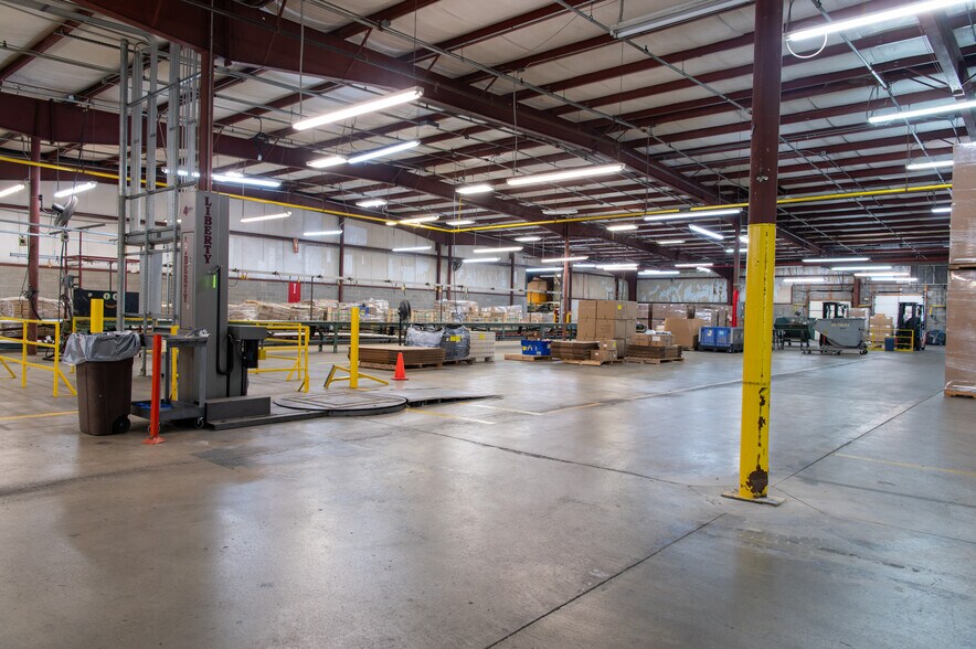 More Photos Of 3750 Industrial Dr, Carlyle Warehouse For Lease