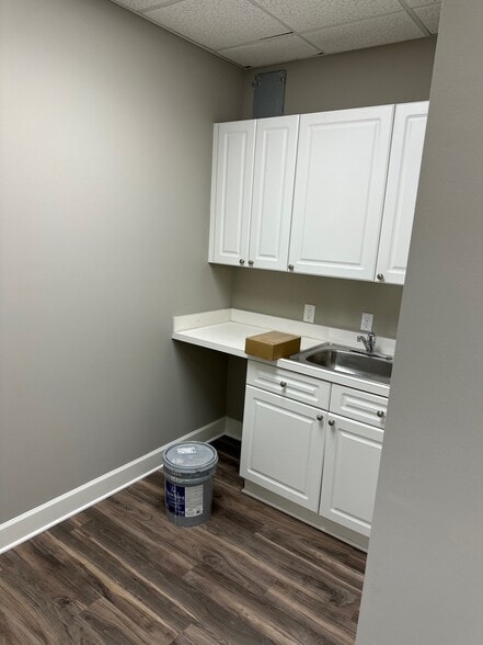 More Photos Of 200 Eagles Nest Dr, Canton Medical For Lease