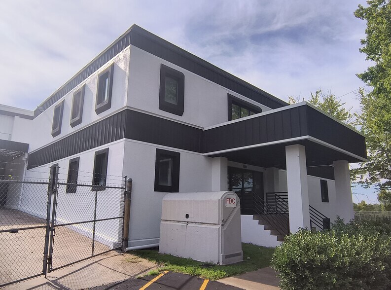 More Photos Of 1515 S Clarkson St, Charlotte Warehouse For Lease