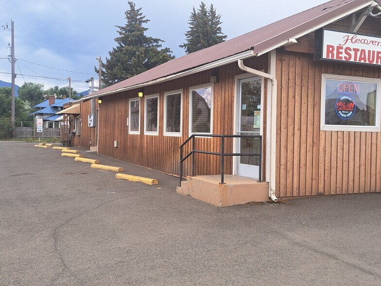 More Photos Of 500 W North St, Enterprise Restaurant For Sale