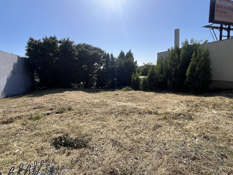 More Photos Of 9809-9811 Macarthur Blvd, Oakland Land For Sale