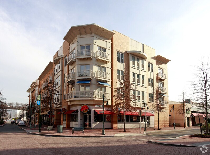 More Photos Of 2700 S Quincy St, Arlington Unknown For Sale