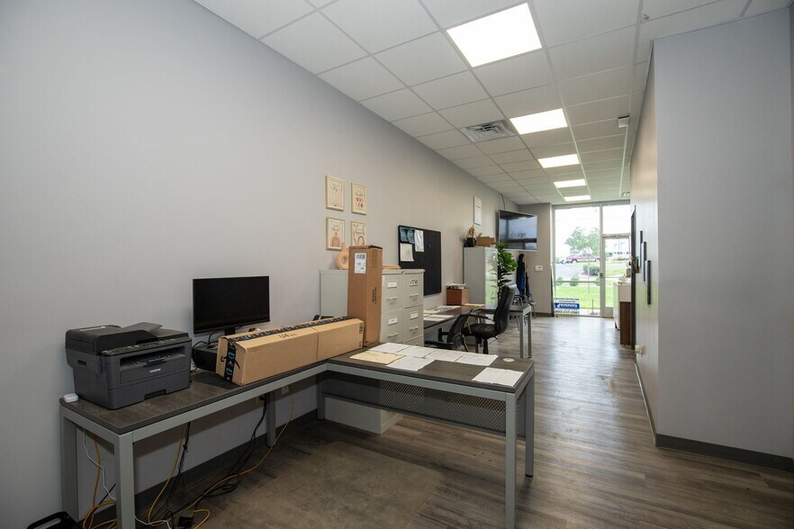 More Photos Of 311 Corporate Dr, Shelbyville Warehouse For Sale