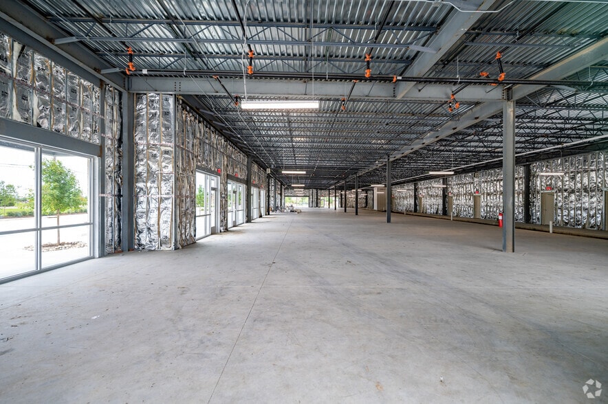 More Photos Of 2401 Little Elm Pkwy, Little Elm General Retail For Lease