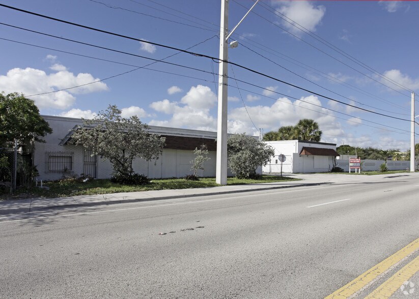 More Photos Of 1661 N Dixie Hwy, Pompano Beach Industrial For Sale