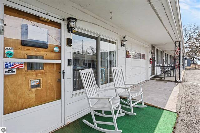 More Photos Of 1100 E Bay St, East Tawas Hotel For Sale