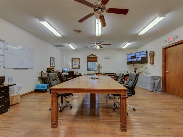 More Photos Of 4304 College Dr, Lufkin Office For Sale