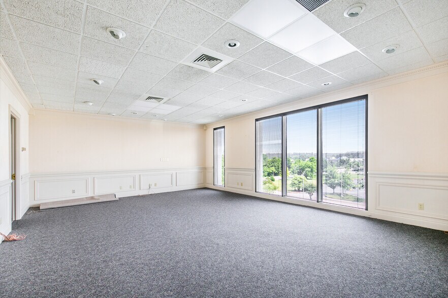 More Photos Of 5751 Uptain Rd, Chattanooga Office For Lease