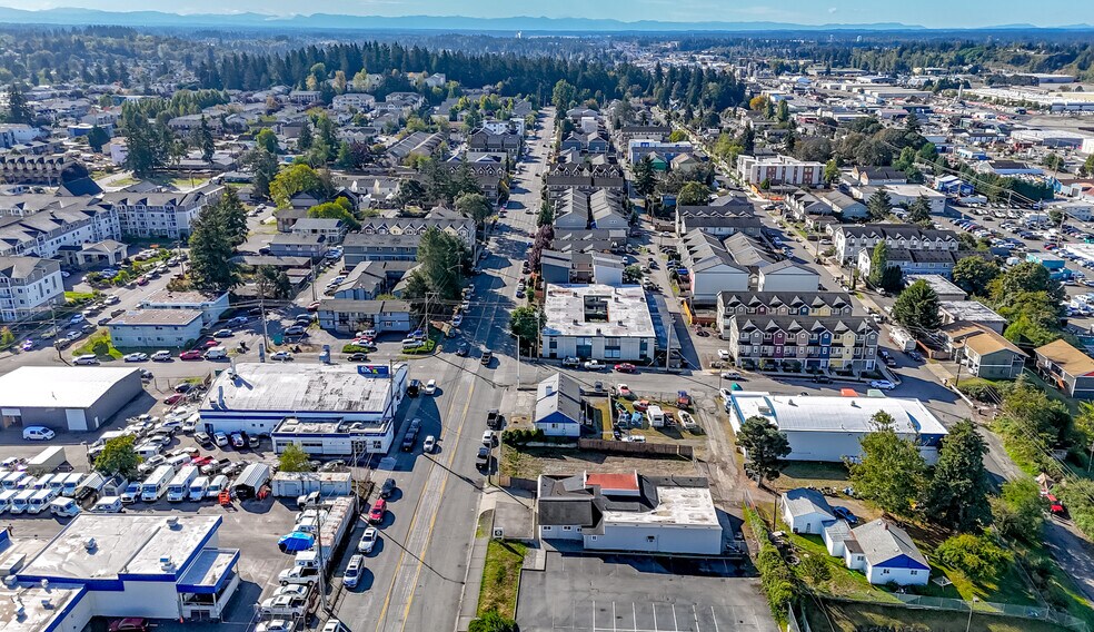 More Photos Of 3838 S Warner St, Tacoma Flex For Lease