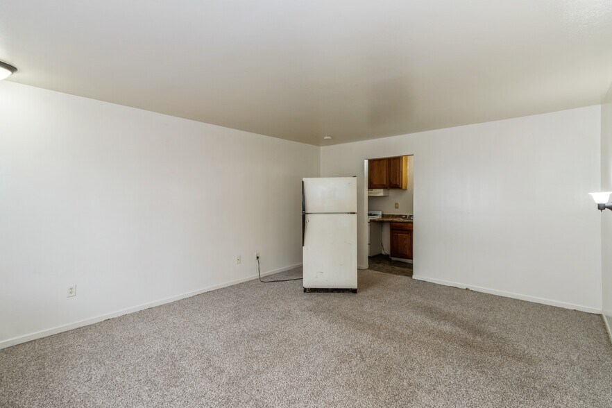 More Photos Of 320 2nd St, Coralville Office For Sale