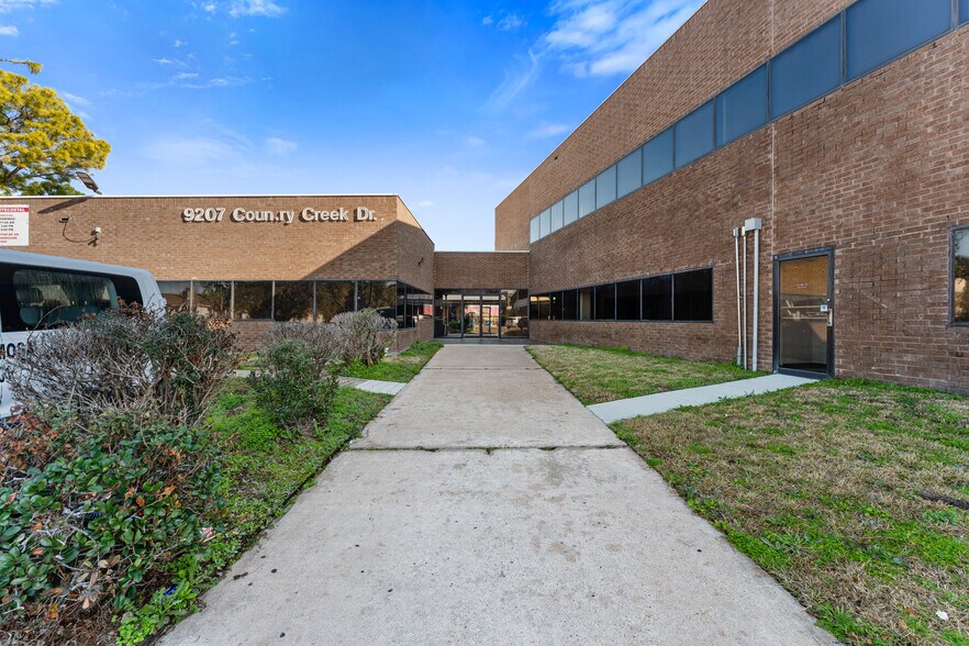 Primary Photo Of 9207 Country Creek Dr, Houston Office For Sale