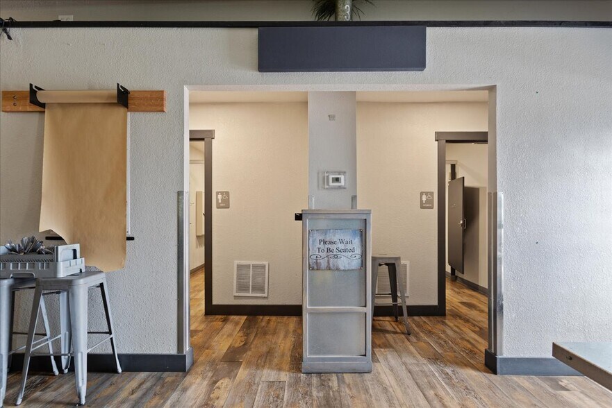 More Photos Of 122 W 6th St, Cheyenne Light Distribution For Lease