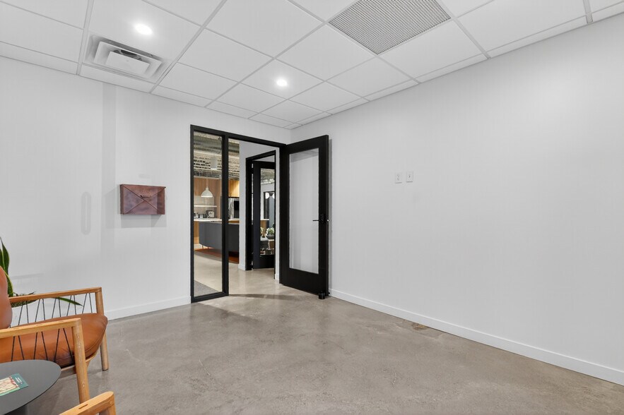 More Photos Of 26622 Woodward Ave, Royal Oak Office For Lease