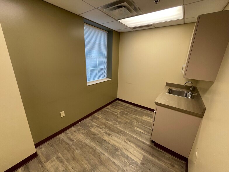 More Photos Of 20455 Lorain Rd, Fairview Park Medical For Lease