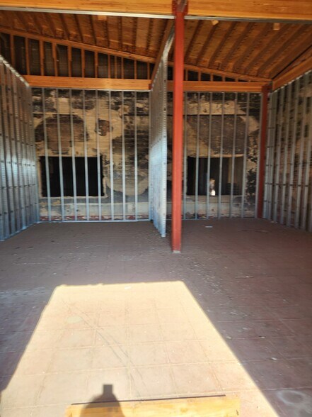 More Photos Of 360 W Commercial Ave, El Centro Warehouse For Lease