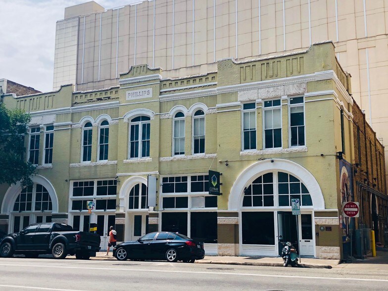 More Photos Of 103-105 E 5th St, Austin Loft Creative Space For Sale