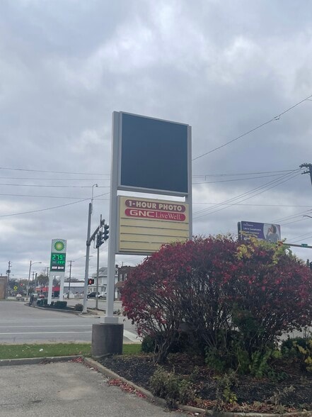 More Photos Of 2709 Broadway, Lorain Drugstore For Lease