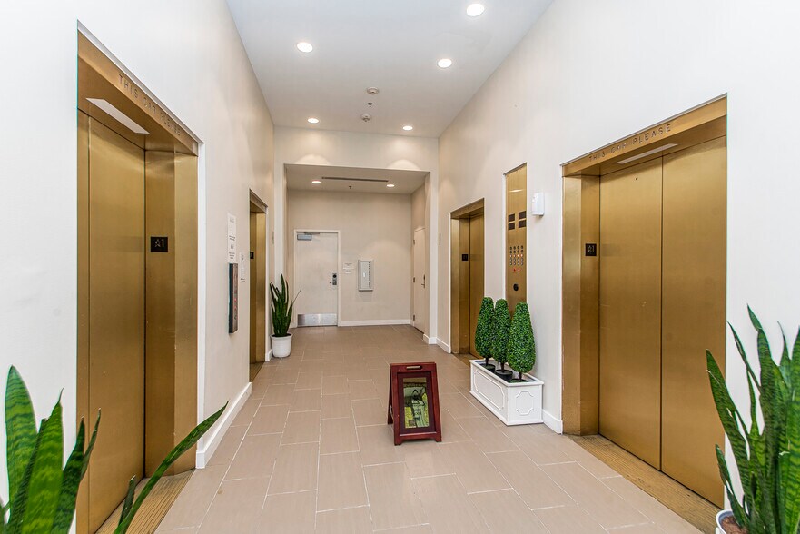 More Photos Of 212 Loyola Ave, New Orleans Hospitality For Sale