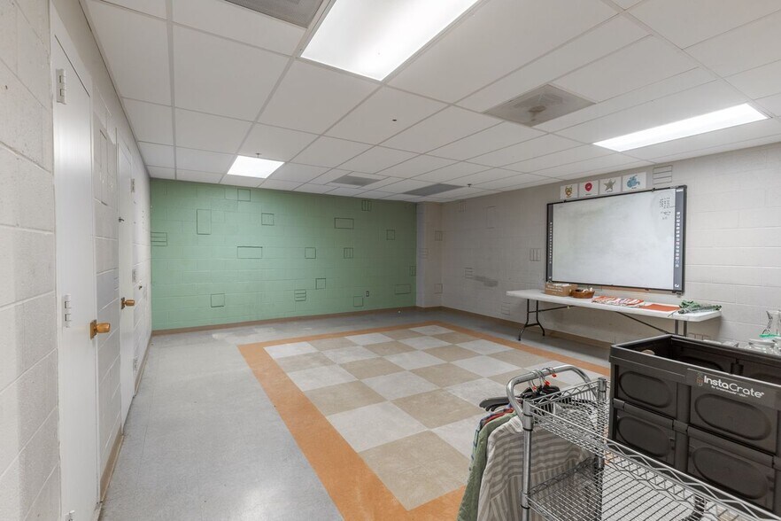 More Photos Of 1500 14th St, Lubbock Religious Facility For Sale