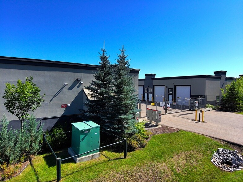 More Photos Of 9903 209 St NW, Edmonton Warehouse For Sale