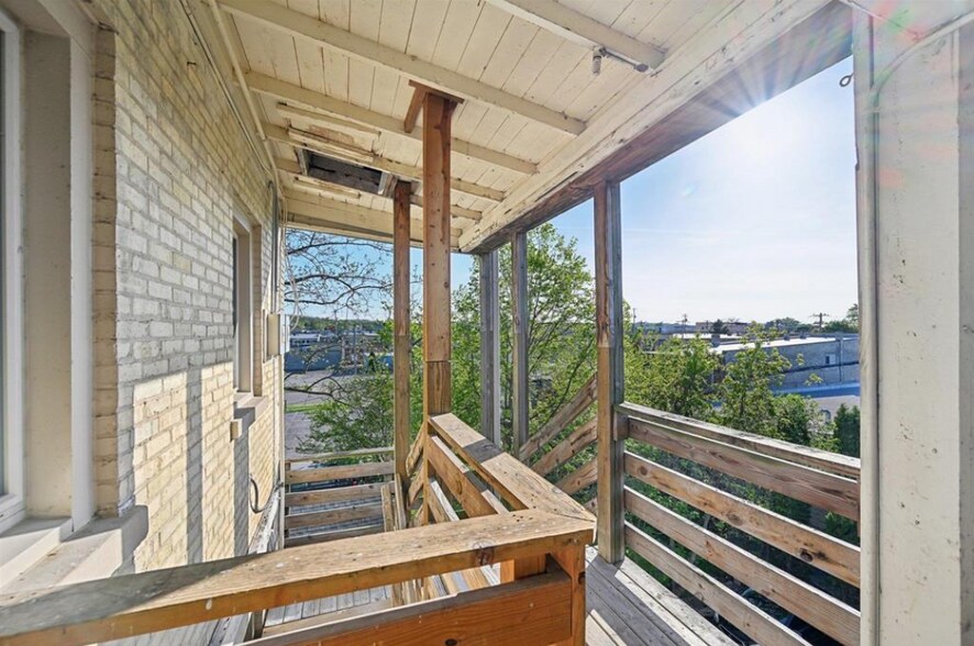 More Photos Of 108 N Main St, Edgerton Apartments For Sale