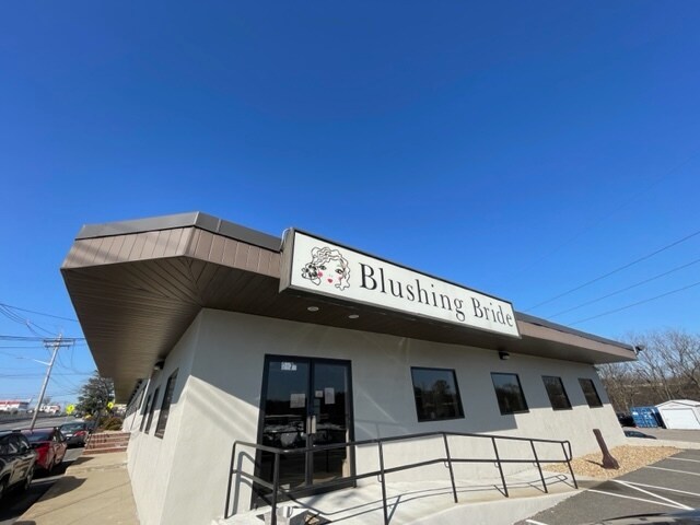 More Photos Of 215 Newbury St, Peabody Unknown For Lease