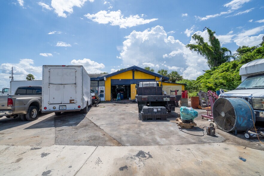 More Photos Of 5507 E Colonial Dr, Orlando Auto Repair For Sale