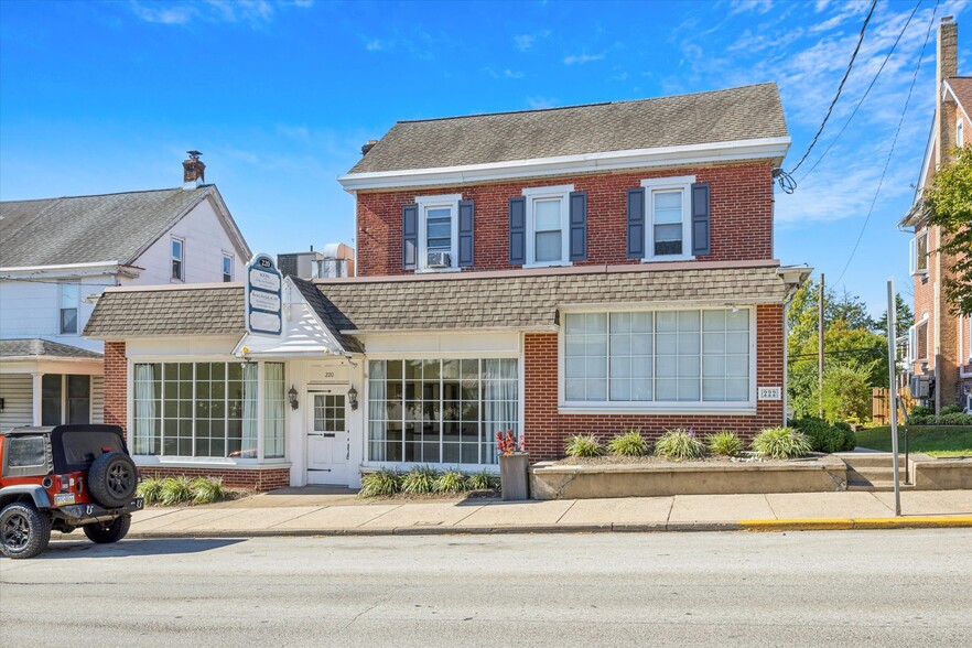 Primary Photo Of 220 N Main St, Souderton Medical For Lease