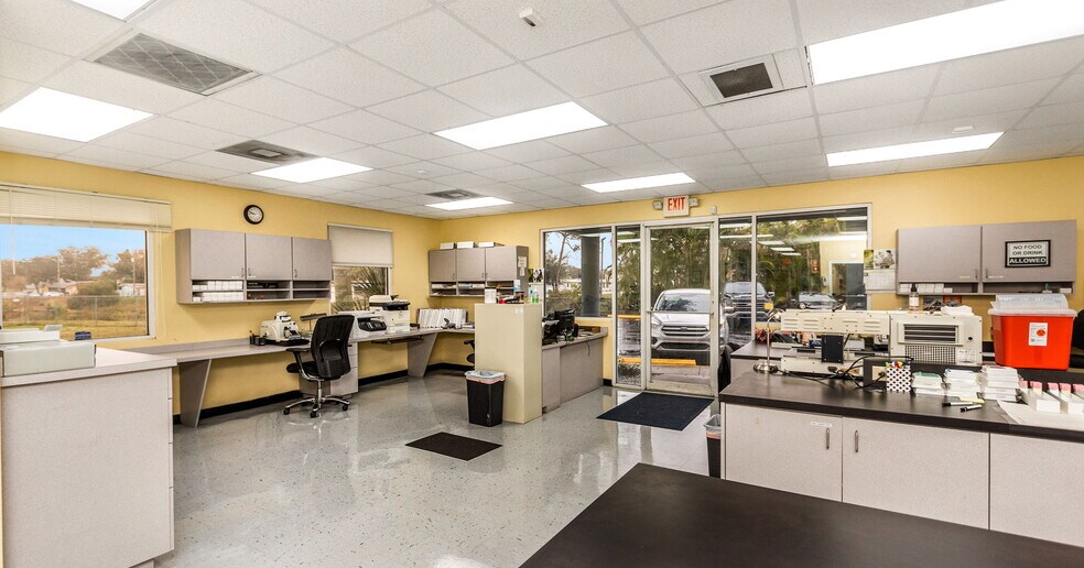 More Photos Of 7641 66th St N, Pinellas Park Medical For Sale