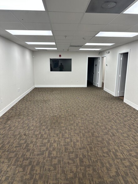 More Photos Of 1157-1161 NW 159th Dr, Miami Warehouse For Lease