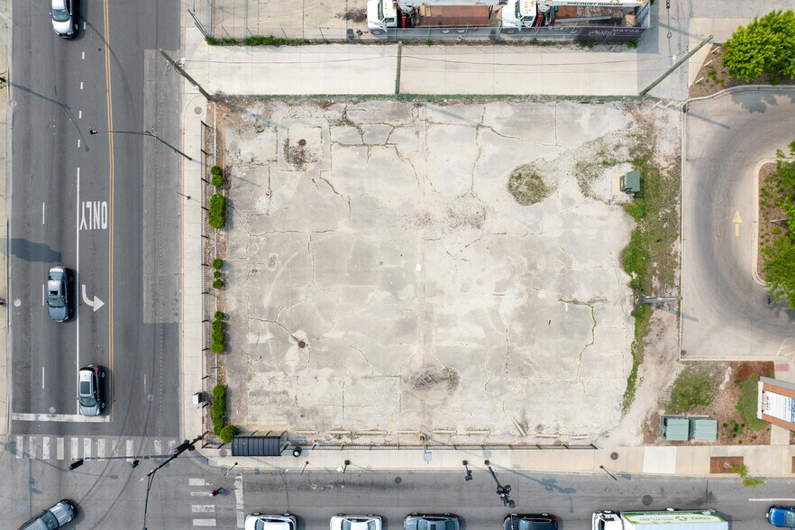 More Photos Of 2754 N Pulaski Rd, Chicago Land For Lease